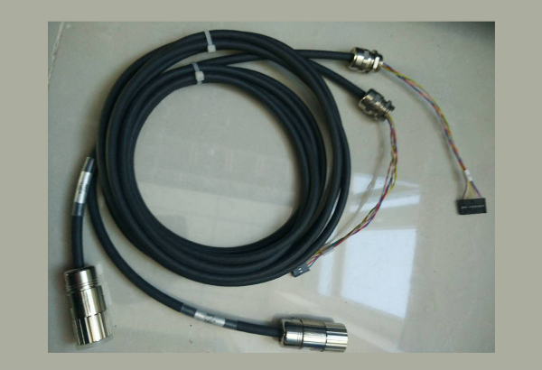 External axis data cable.jpg